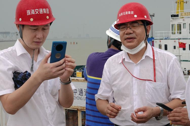 2020年6月8日,珠海交通集团组织属下项目相关负责人到深中通道参观学